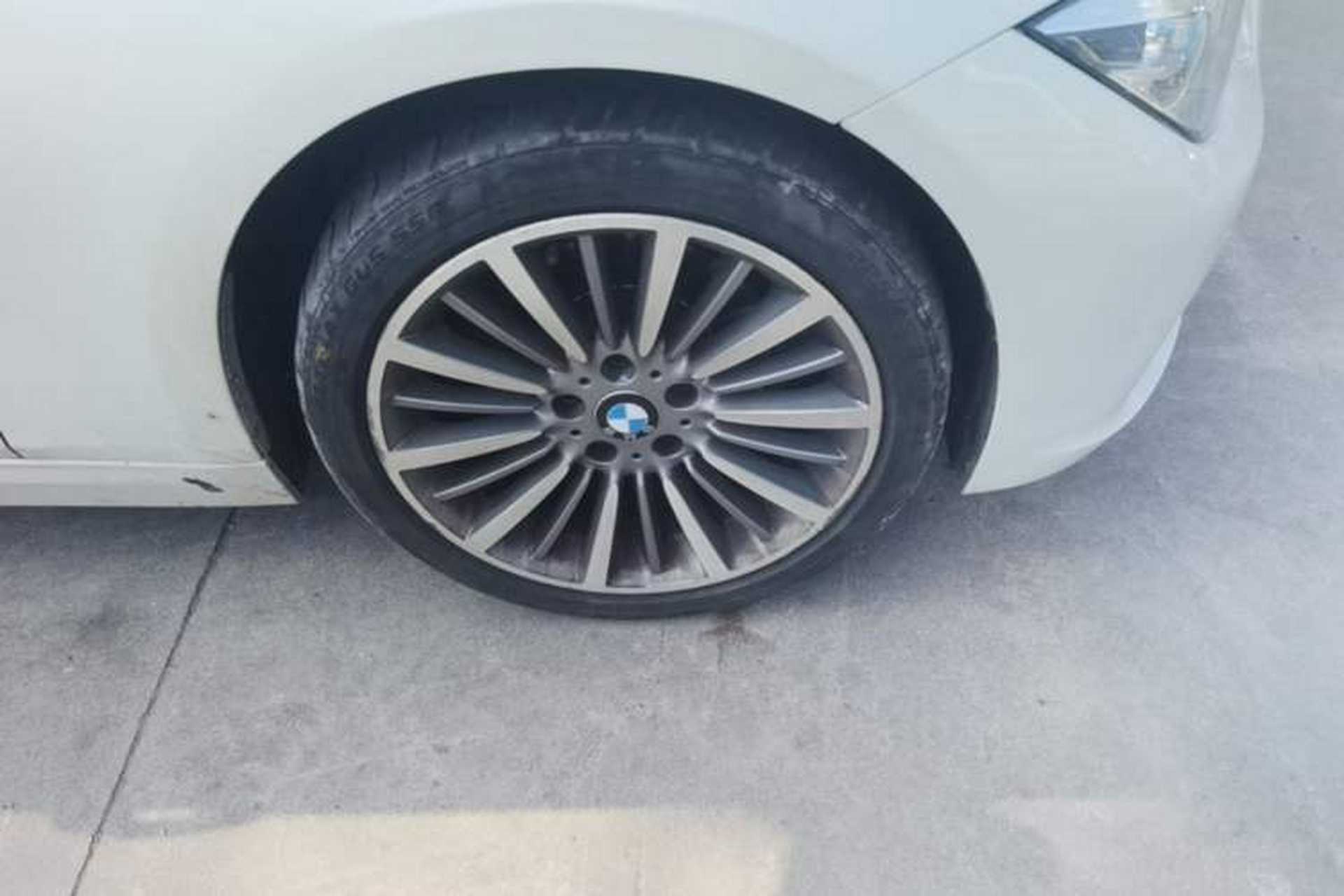 Used BMW 3 Series 2019 320Li Fashion Model Right Front Wheel Hub