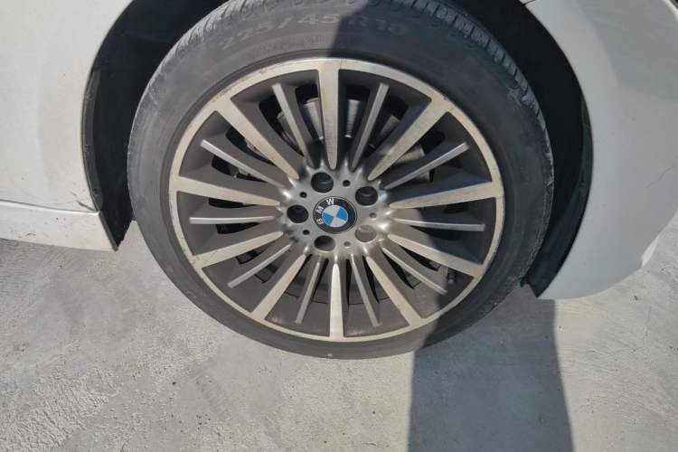 Used BMW 3 Series 2019 320Li Fashion Model Right Front Wheel Hub