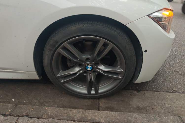 Used BMW 3 Series 2019 320Li M Sport Night Edition Right Front Wheel Hub