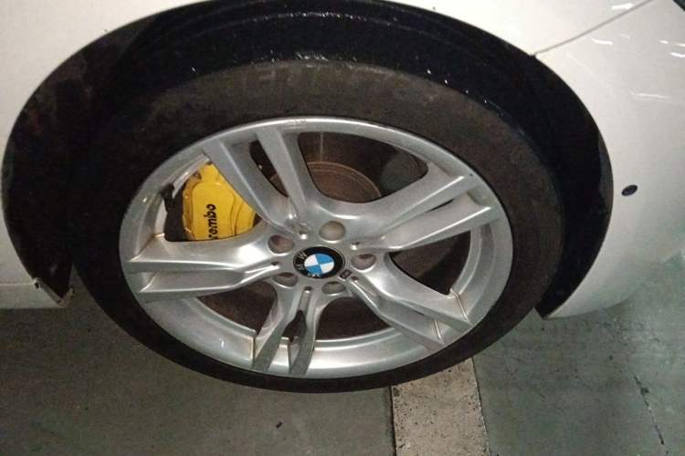 Used BMW 3 Series 2019 320Li M Luxury Package Right Front Wheel Hub