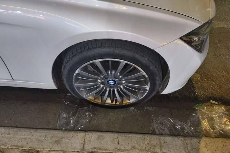 Used BMW 3 Series 2019 320Li xDrive Fashion Model Right Front Wheel Hub