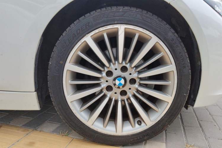 Used BMW 3 Series 2019 320Li Fashion Model Right Front Wheel Hub