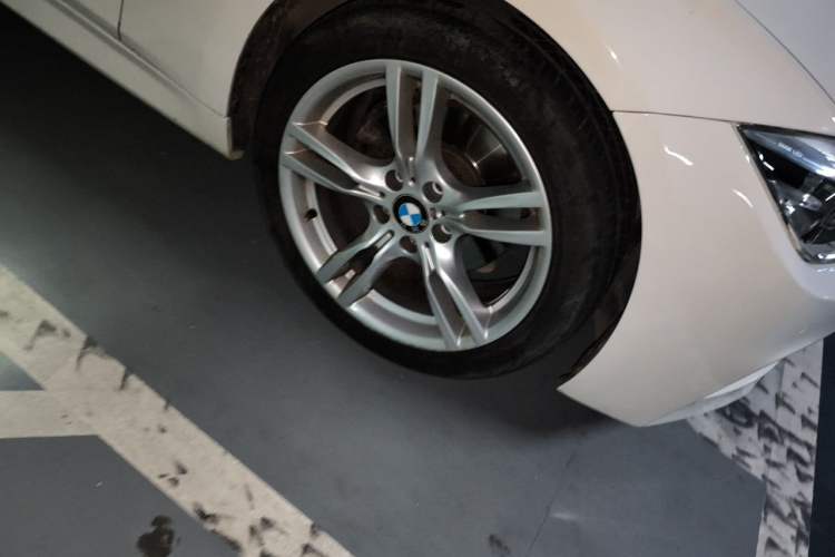 Used BMW 3 Series 2019 320Li M Sport Package Right Front Wheel Hub