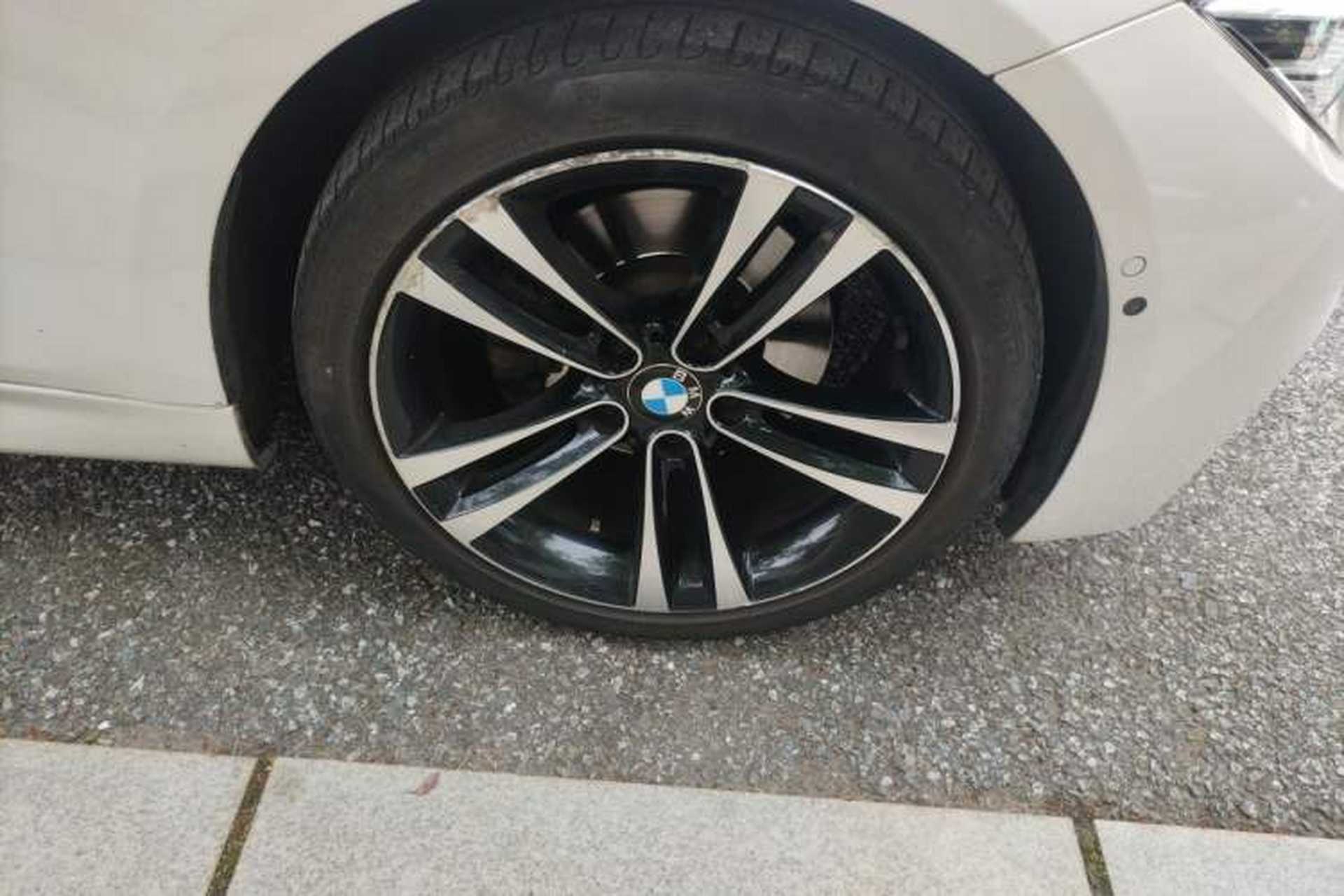 Used BMW 3 Series 2019 320Li M Luxury Package Right Front Wheel Hub