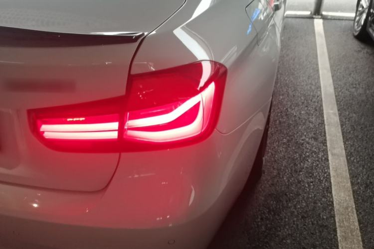 Used BMW 3 Series 2019 320i M Sport Night Edition Right Rear Taillight