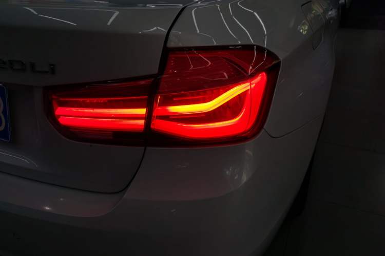 Used BMW 3 Series 2019 320Li Fashion Model Right Rear Taillight