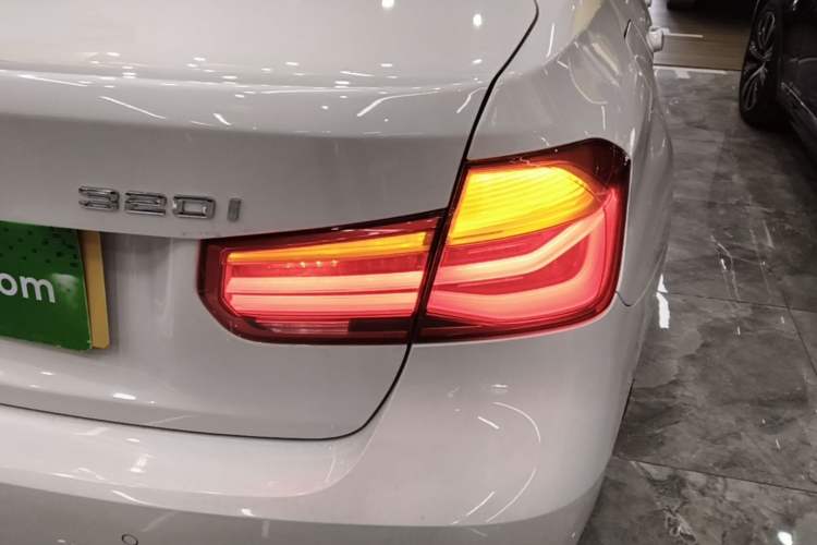 Used BMW 3 Series 2019 320i M Sport Package Right Rear Taillight