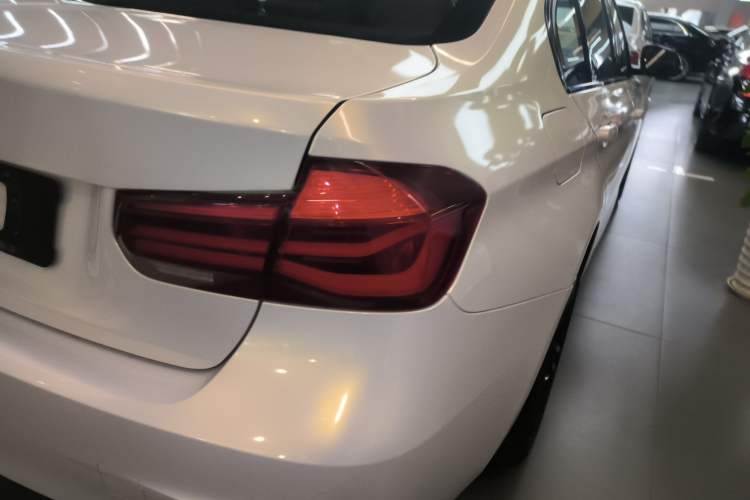 Used BMW 3 Series 2019 320i M Sport Night Edition Right Rear Taillight