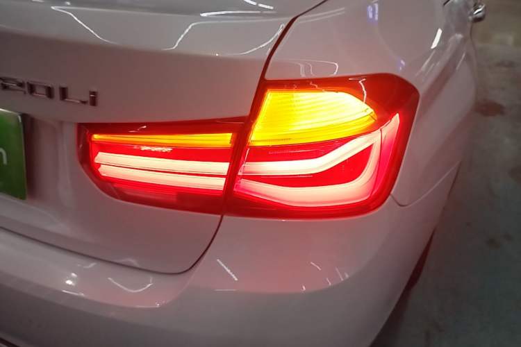 Used BMW 3 Series 2019 320Li Fashion Model Right Rear Taillight
