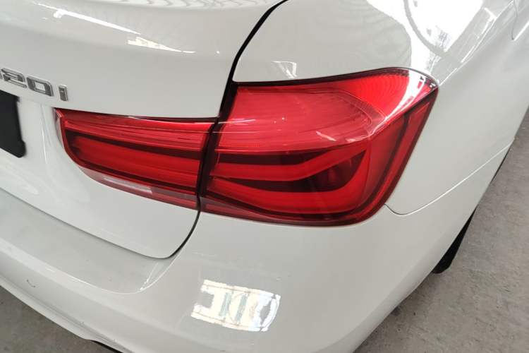 Used BMW 3 Series 2019 320i M Sport Package Right Rear Taillight