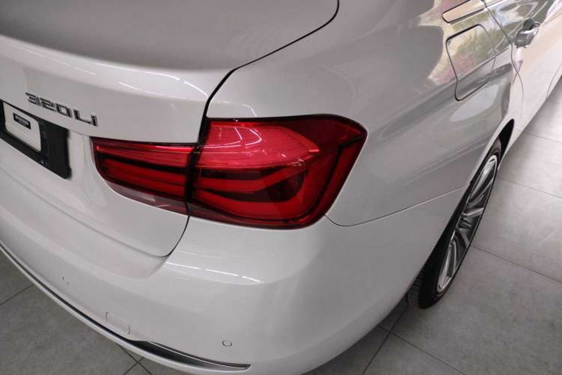 Used BMW 3 Series 2019 320Li Fashion Model Right Rear Taillight