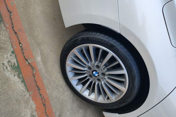 Used BMW 3 Series 2019 320Li Fashion Model Right Rear Wheel Hub
