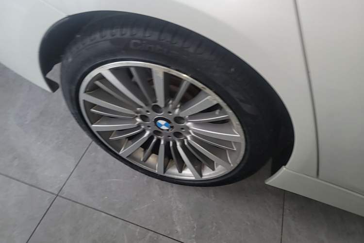 Used BMW 3 Series 2019 320Li Fashion Model Right Rear Wheel Hub