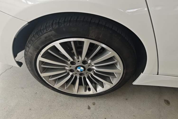 Used BMW 3 Series 2019 320Li Fashion Model Right Rear Wheel Hub