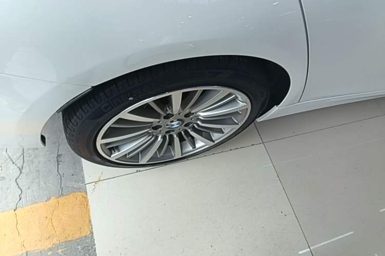 Used BMW 3 Series 2019 320Li Fashion Model Right Rear Wheel Hub