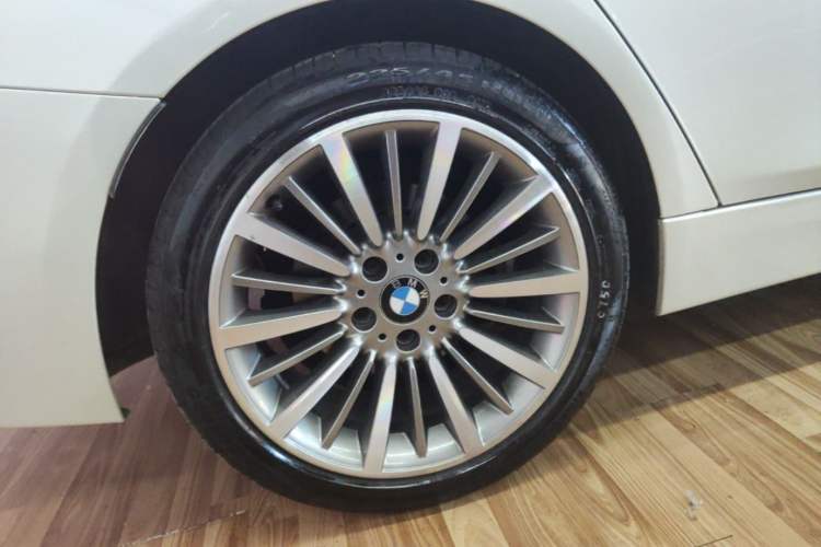 Used BMW 3 Series 2019 320Li Fashion Model Right Rear Wheel Hub