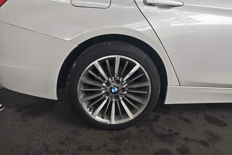 Used BMW 3 Series 2019 320Li Fashion Model Right Rear Wheel Hub