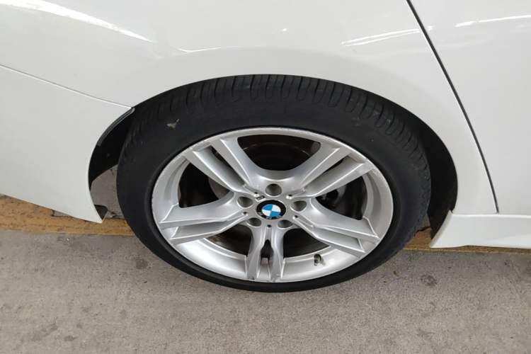 Used BMW 3 Series 2019 320i M Sport Package Right Rear Wheel Hub