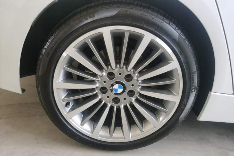 Used BMW 3 Series 2019 320Li Fashion Model Right Rear Wheel Hub
