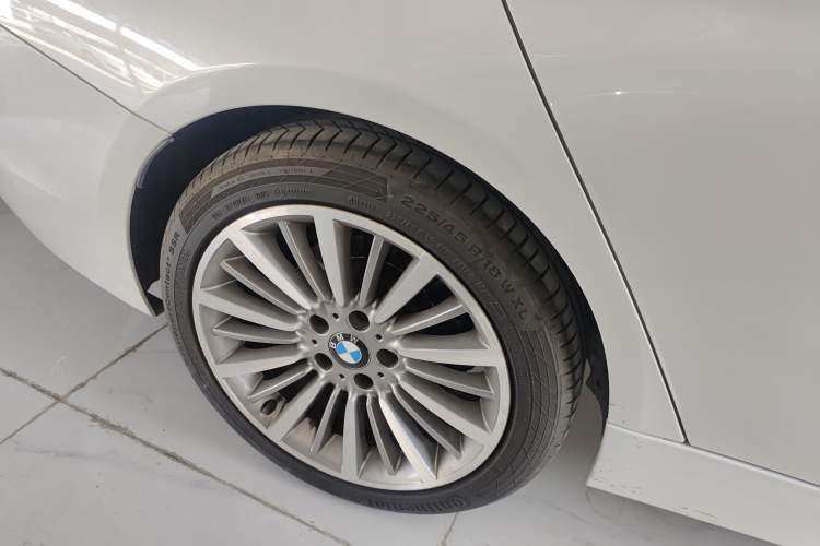 Used BMW 3 Series 2019 320Li Fashion Model Right Rear Wheel Hub