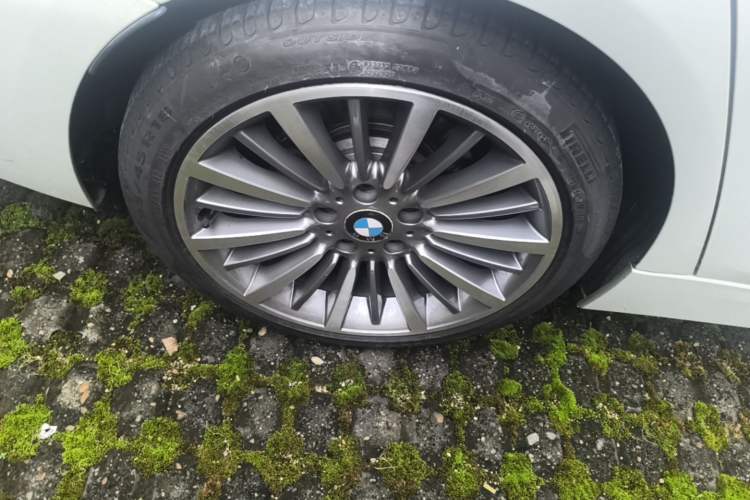 Used BMW 3 Series 2019 320Li Fashion Model Right Rear Wheel Hub