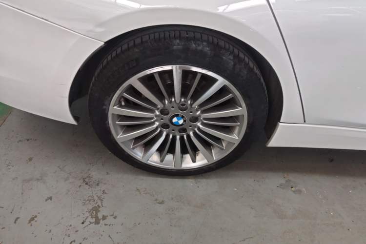 Used BMW 3 Series 2019 320Li Fashion Model Right Rear Wheel Hub