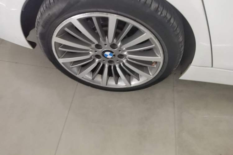Used BMW 3 Series 2019 320Li Fashion Model Right Rear Wheel Hub