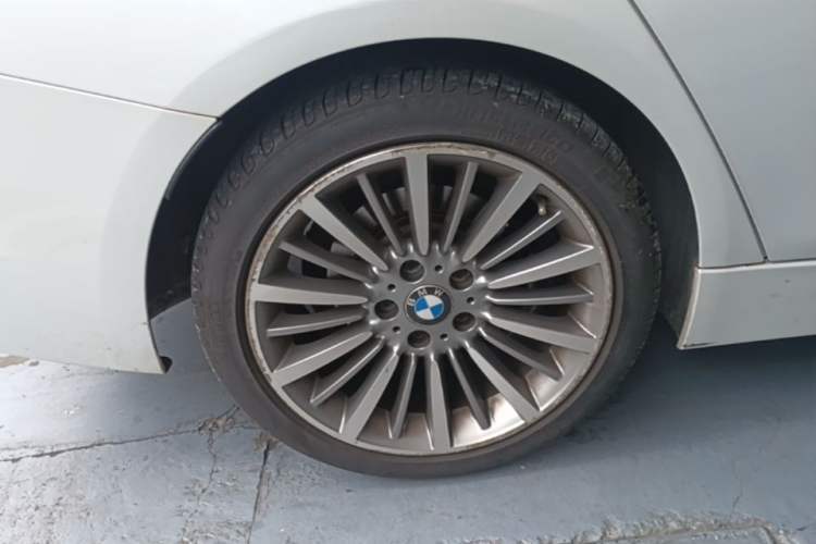 Used BMW 3 Series 2019 320Li Fashion Model Right Rear Wheel Hub