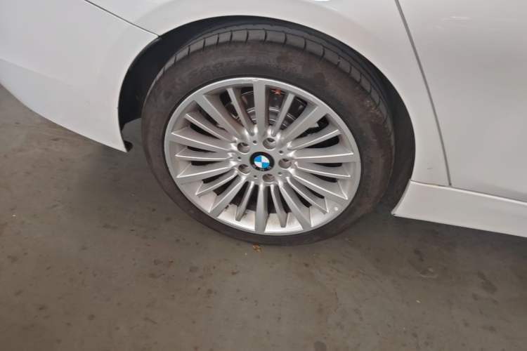 Used BMW 3 Series 2019 320Li Fashion Model Right Rear Wheel Hub
