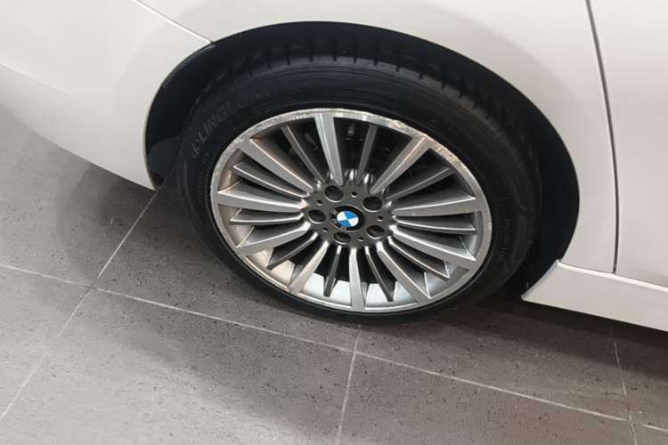 Used BMW 3 Series 2019 320Li Fashion Model Right Rear Wheel Hub