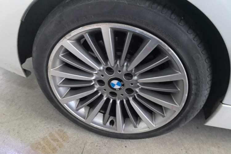 Used BMW 3 Series 2019 320Li Fashion Model Right Rear Wheel Hub