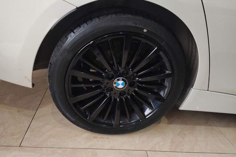 Used BMW 3 Series 2019 320Li Fashion Model Right Rear Wheel Hub