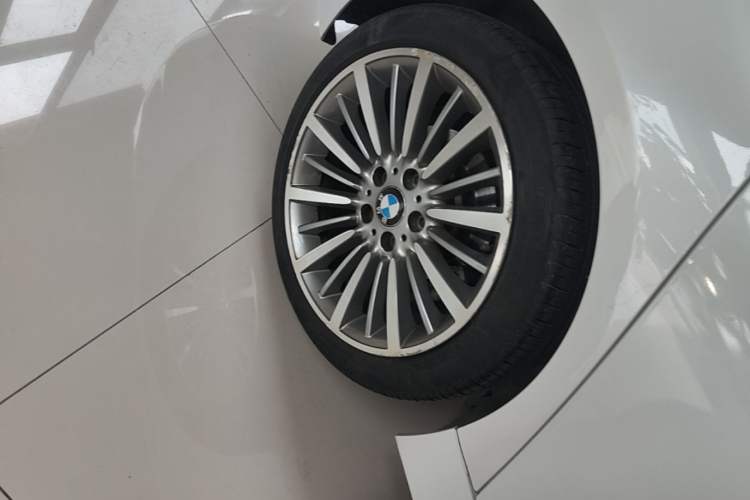 Used BMW 3 Series 2019 320Li Fashion Model Right Rear Wheel Hub
