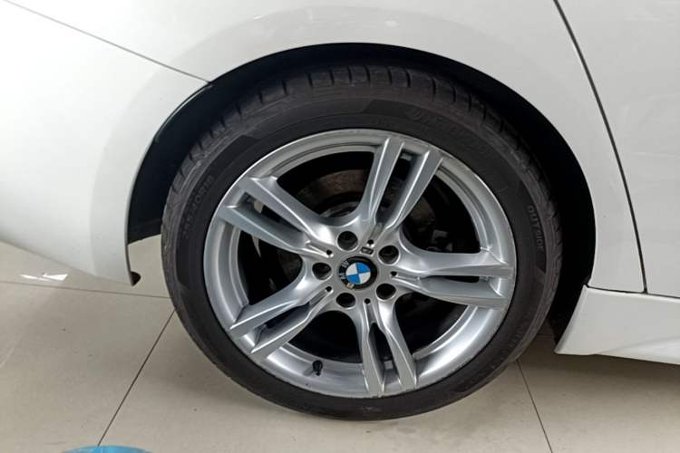 Used BMW 3 Series 2019 320i M Sport Package Right Rear Wheel Hub