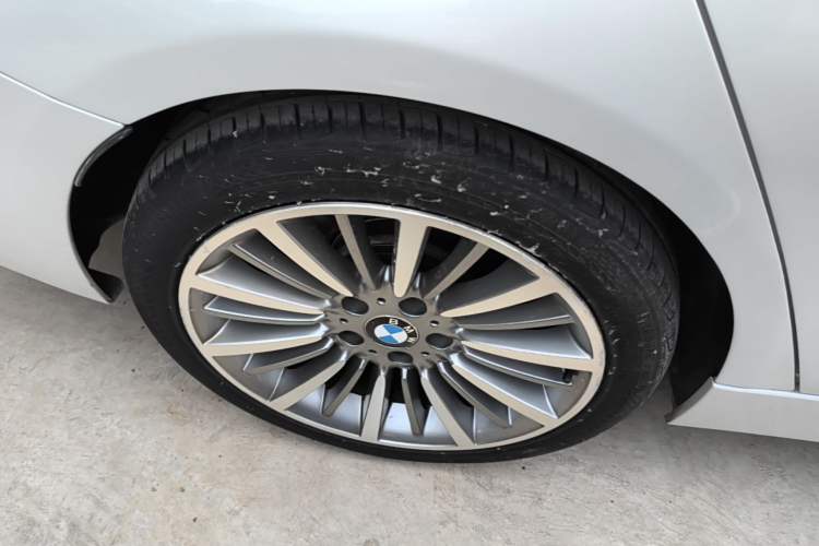 Used BMW 3 Series 2019 320Li Fashion Model Right Rear Wheel Hub