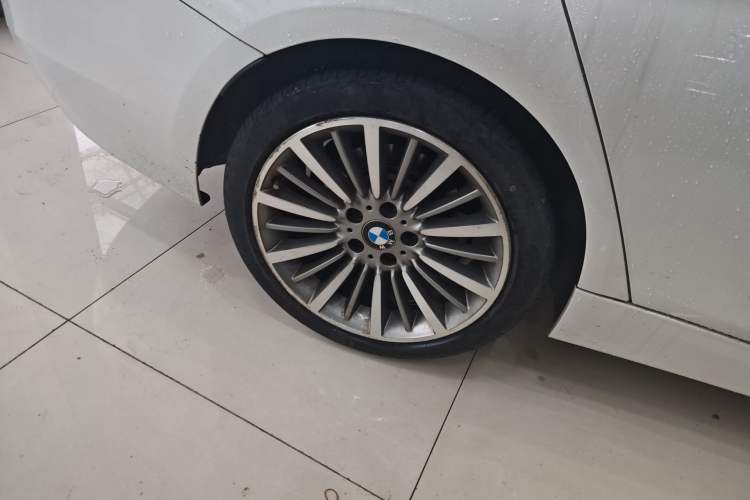 Used BMW 3 Series 2019 320Li Fashion Model Right Rear Wheel Hub