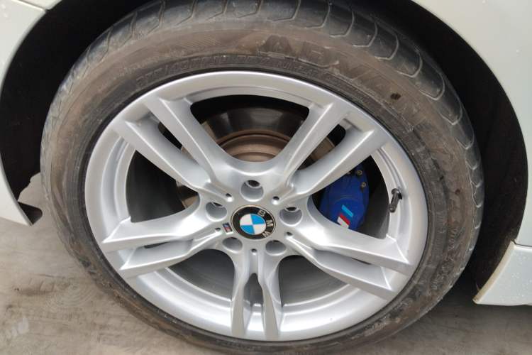 Used BMW 3 Series 2019 320Li M Sport Package Right Rear Wheel Hub