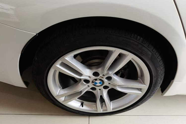 Used BMW 3 Series 2019 320i M Sport Package Right Rear Wheel Hub