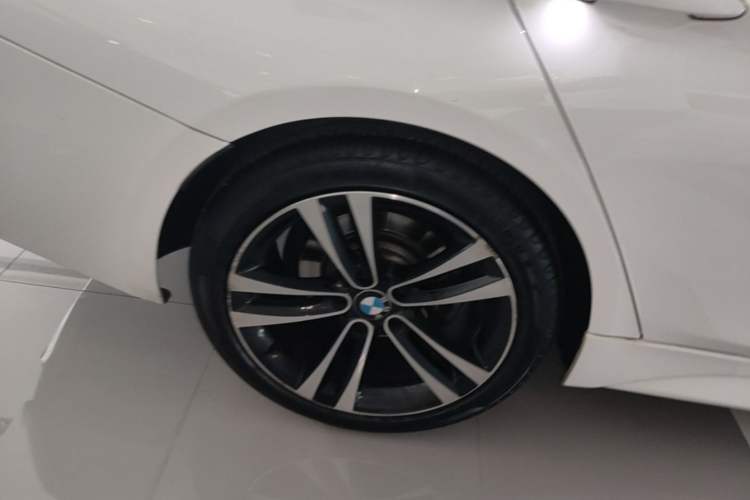 Used BMW 3 Series 2019 320Li M Luxury Package Right Rear Wheel Hub