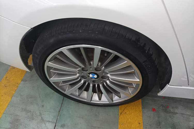 Used BMW 3 Series 2019 320Li Fashion Model Right Rear Wheel Hub