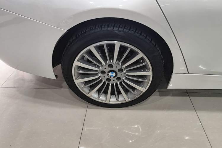 Used BMW 3 Series 2019 320Li Fashion Model Right Rear Wheel Hub