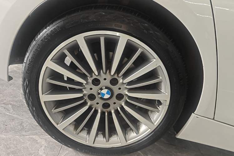 Used BMW 3 Series 2019 320Li Fashion Model Right Rear Wheel Hub