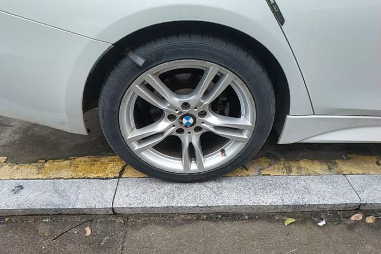 Used BMW 3 Series 2019 320Li M Sport Package Right Rear Wheel Hub