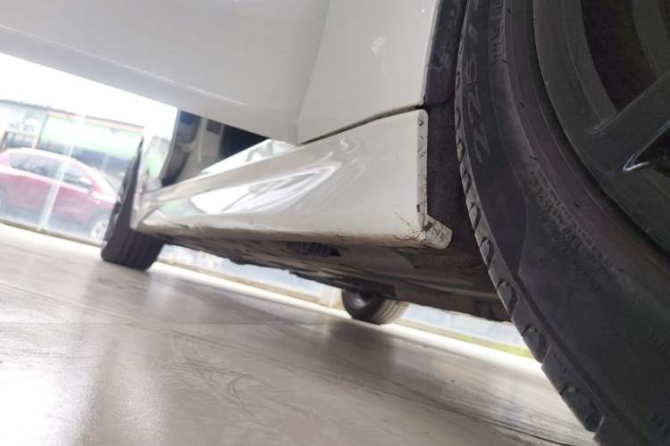 Used BMW 3 Series 2019 320i M Sport Night Edition Right Side Sill