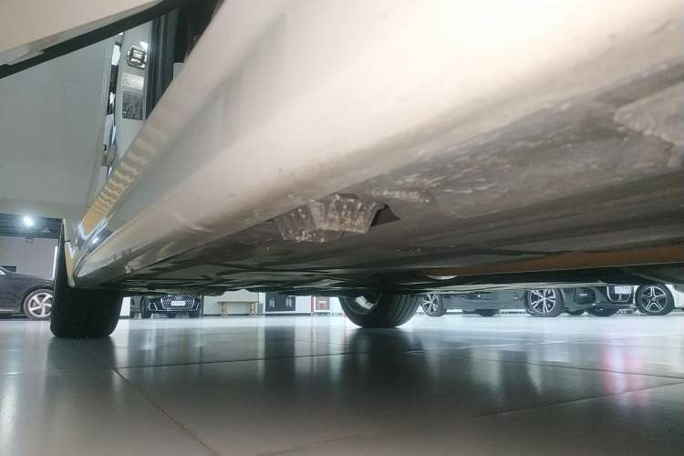 Used BMW 3 Series 2019 320i M Sport Package Right Side Sill
