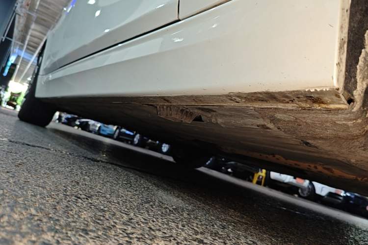 Used BMW 3 Series 2019 320Li Fashion Model Right Side Sill