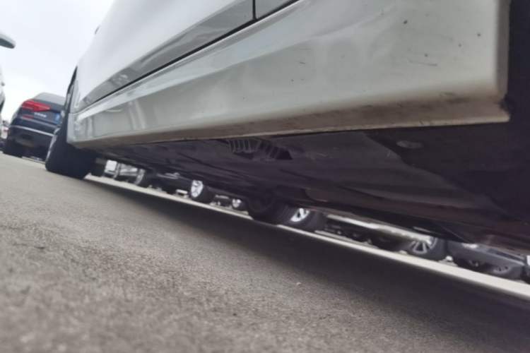 Used BMW 3 Series 2019 320Li Fashion Model Right Side Sill