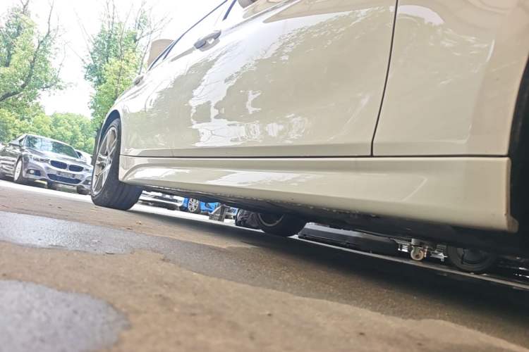 Used BMW 3 Series 2019 320Li M Sport Night Edition Right Side Sill