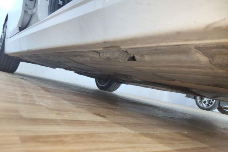Used BMW 3 Series 2019 320Li Fashion Model Right Side Sill