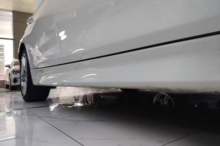 Used BMW 3 Series 2019 320Li M Sport Package Right Side Sill
